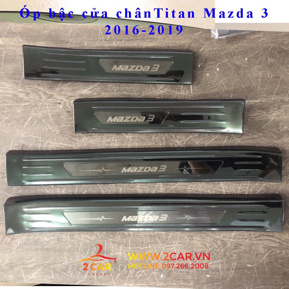 Bộ ốp bậc cửa trong + ngoài xe Mazda 3 2020 loại titan