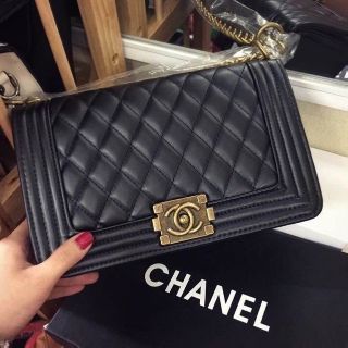 NHẬP WABONGDA giảm 10%(Có ảnh thật,chi tiết)Túi chanel boy size 25-có quà tặng