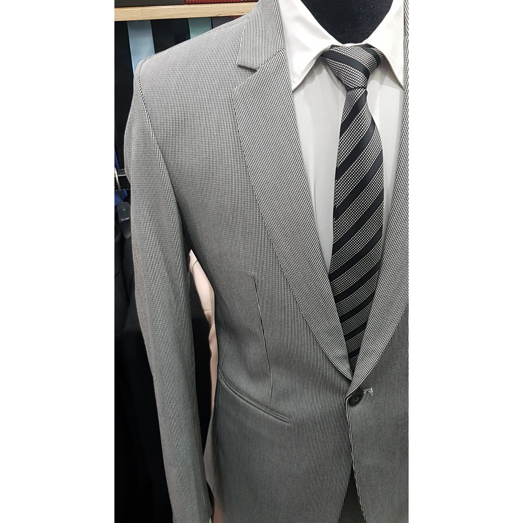 Bộ vest nam màu xám ghi chấm đen nhí chất liệu vải nhập dày mịn tặng cà vạt nơ