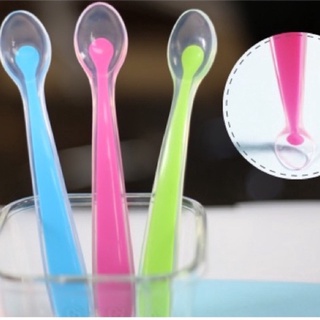 Thìa silicon Munchkin cao cấp cho bé ăn dặm