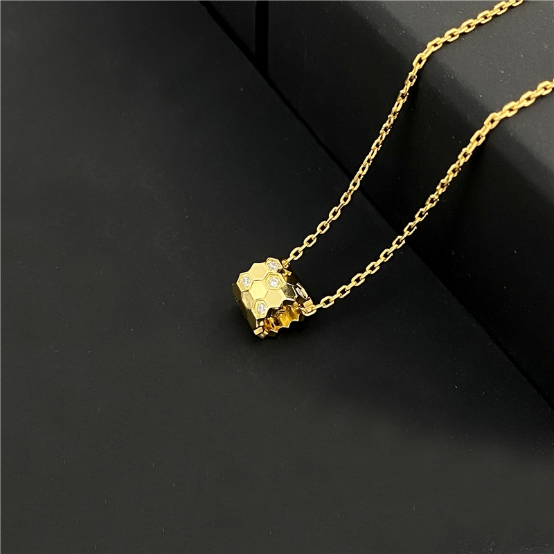 Dây Chuyền Mạ Vàng Hồng 18K Mặt Tổ Ong Lục Giác Đơn Giản