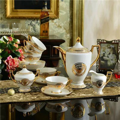 BỘ ẤM CHÉN SỨ XƯƠNG VERSACE CAO CẤP MÀU ĐEN, TRẮNG VIỀN VÀNG, SANG TRỌNG, TINH TÊ