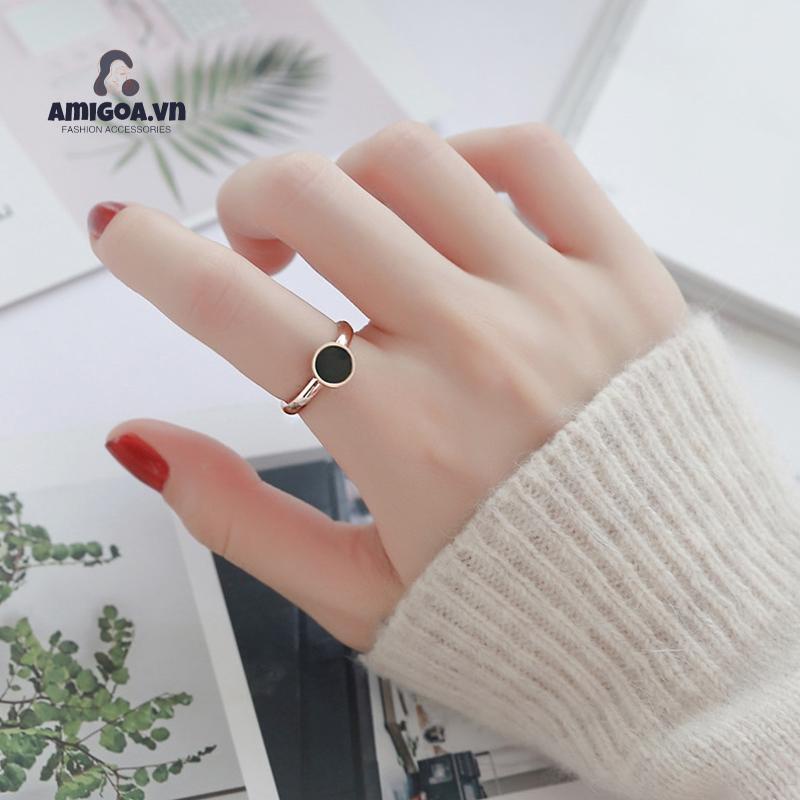 ✨✨Nhẫn Thép Titan Màu Đen Bóng Không Phai Màu Đơn Giản Phóng Khoáng Không Phai Khi Đi Du Lịch