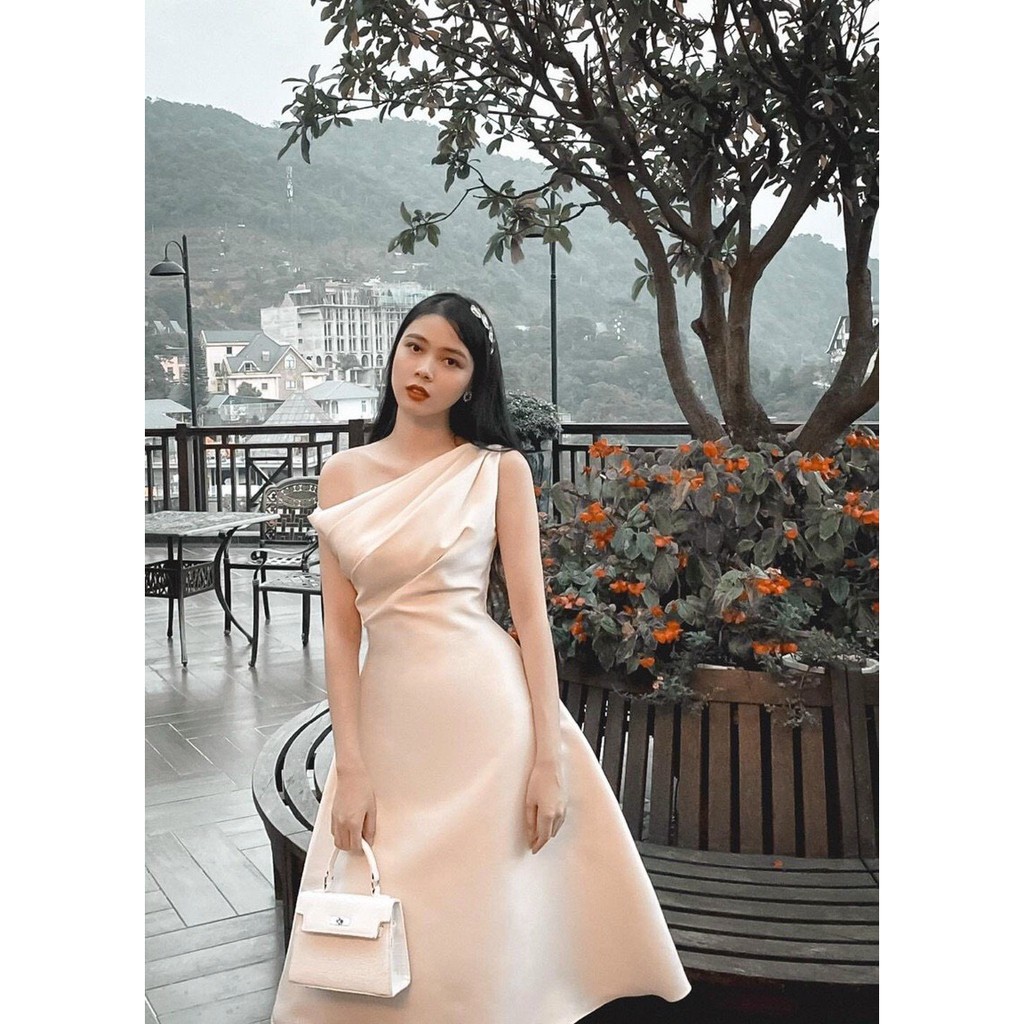 Váy đi tiệc dáng xòe lệch vai dáng dài cao cấp Vuci Dress | BigBuy360 - bigbuy360.vn