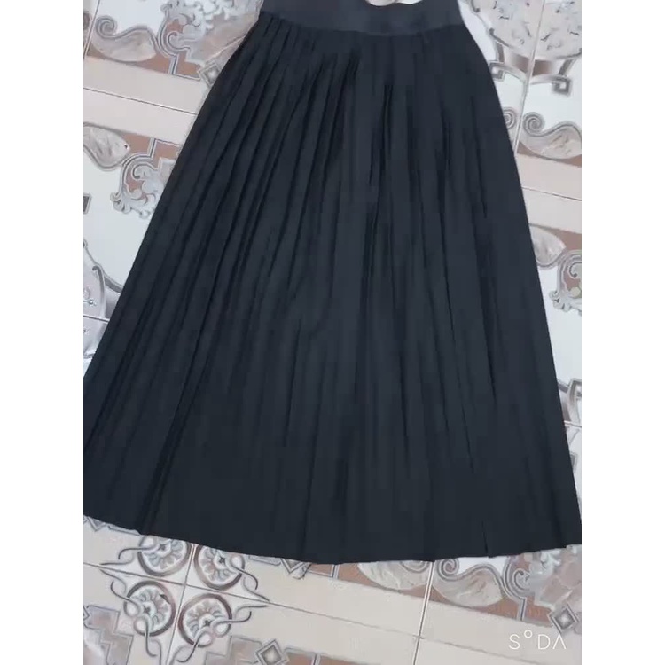 Chân váy xếp ly dáng dài màu đen Hus free size 42-65kg | BigBuy360 - bigbuy360.vn