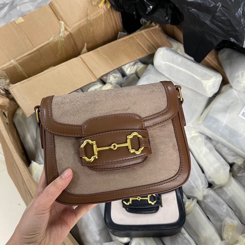 Túi đeo chéo nữ vân da nhung tăm da lộn phối dây bấm cúc cao cấp