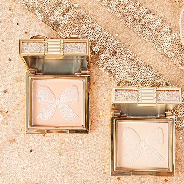 Phấn bắt sáng dạng nén MACK ANDY hai màu sắc có nơ ba chiều bằng nhựa | BigBuy360 - bigbuy360.vn