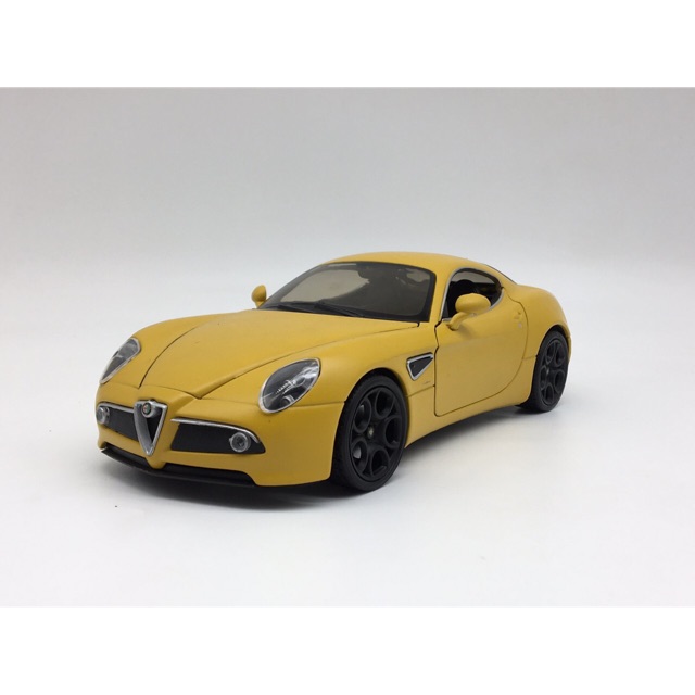 Xe Mô Hình Alfa Romeo 8C Competizione 1:24 Welly