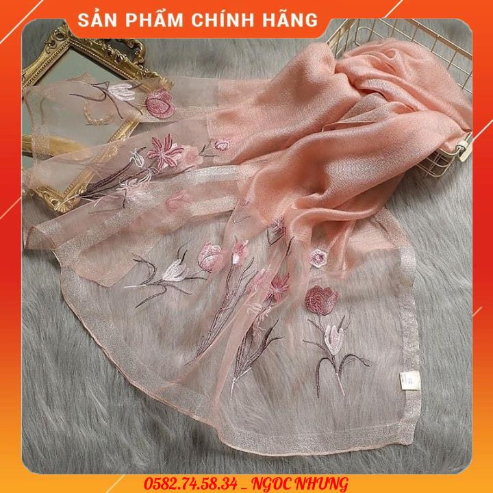 Khăn tơ tằm thêu hoạ tiết hoa văn sang trọng