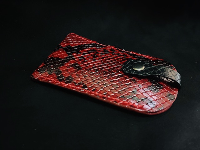 Móc khoá da dập vân trăng