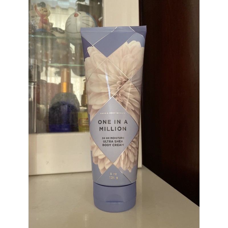 BILL US - KEM DƯỠNG THỂ BODY CREAM BATH AND BODY WORKS CÁC LOẠI GINGHAM, JAPANESE CHERRY BLOSSOM