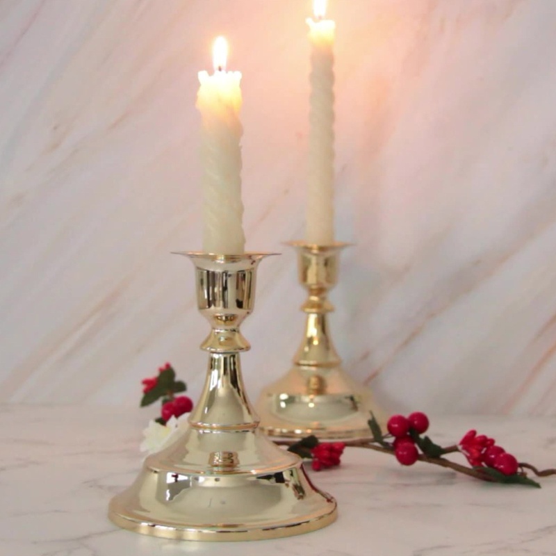 Giá Đỡ Nến Bằng Kim Loại Phong Cách Châu Âu Cổ Điển