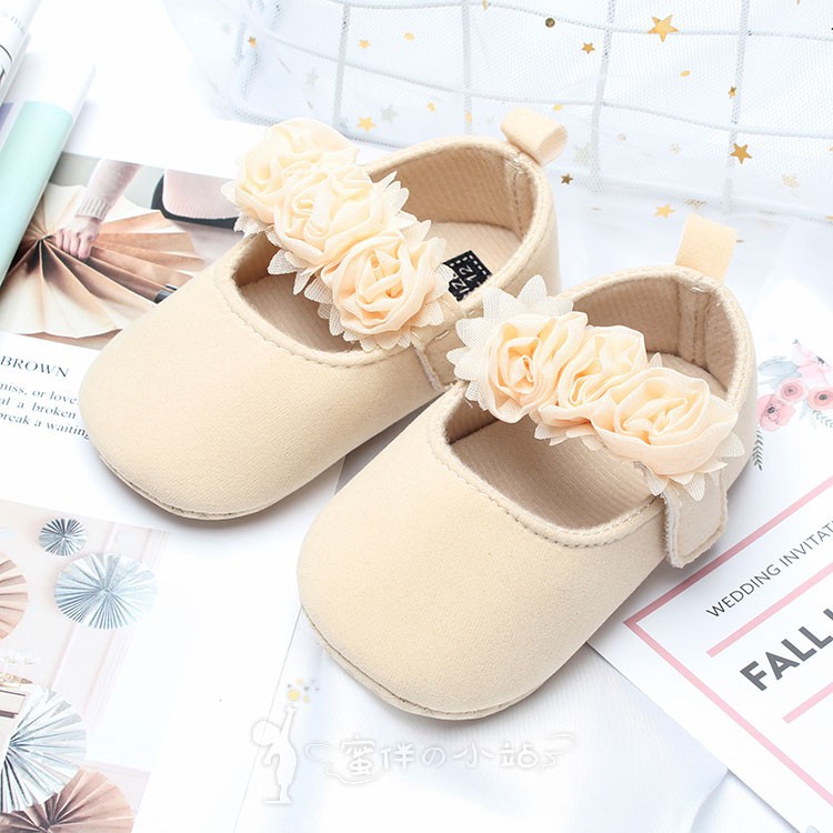 Giày vải đính hoa đế mềm dễ thương cho bé gái (0-18 tháng)