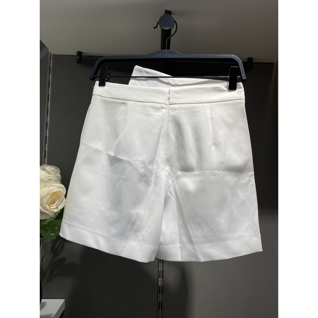 Quần short Vero Moda 3 màu 4 nút vàng