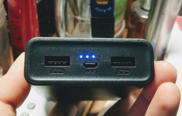 Sale Sale Sale. Nhập từ Mỹ - Pin sạc dự phòng RAVPower 10.000mAh - công nghệ Ismar+ BH 12 tháng.