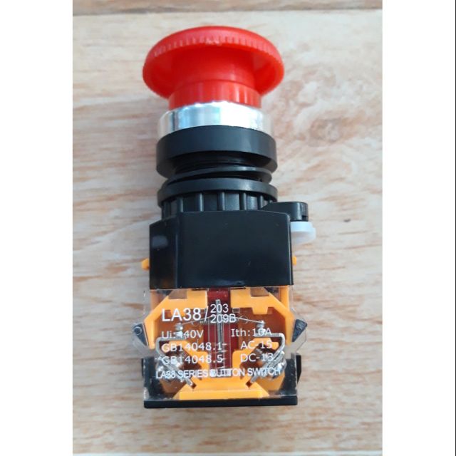 5 Công tắc khẩn cấp LA38-11ZS . 22mm