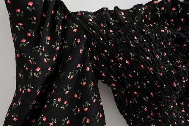 Áo Croptop Tay Dài Hoa Nhí “Phong Cách Hàn Quốc”