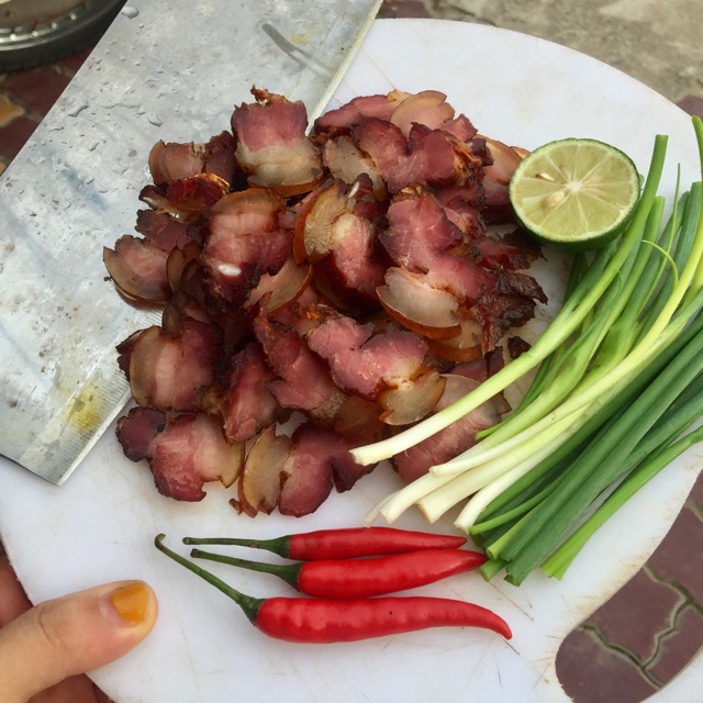 ĐẶC SẢN TÂY BẮC: BA CHỈ GÁC BẾP 500G | BigBuy360 - bigbuy360.vn