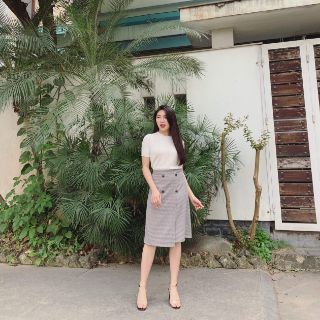 Chân váy vạt lệch