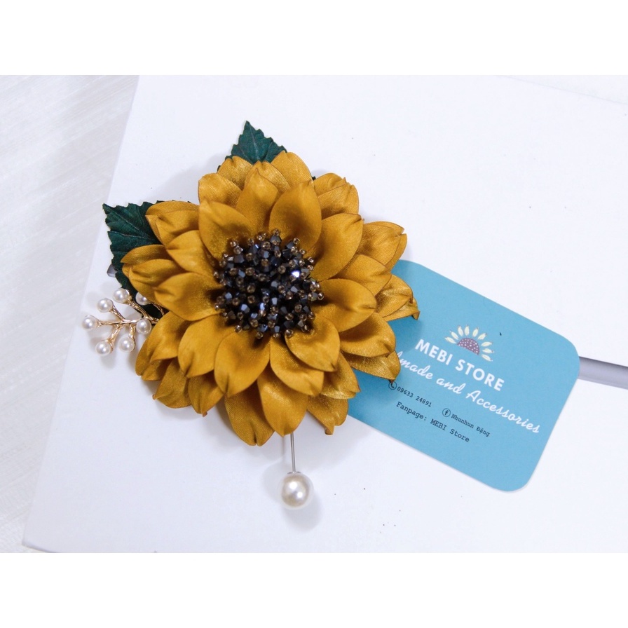 HOa cài áo handmade MEBI mẫu hướng dương mix lá ép nhiệt, trai chùm size lớn màu vàng nâu nổi bật NOBOX