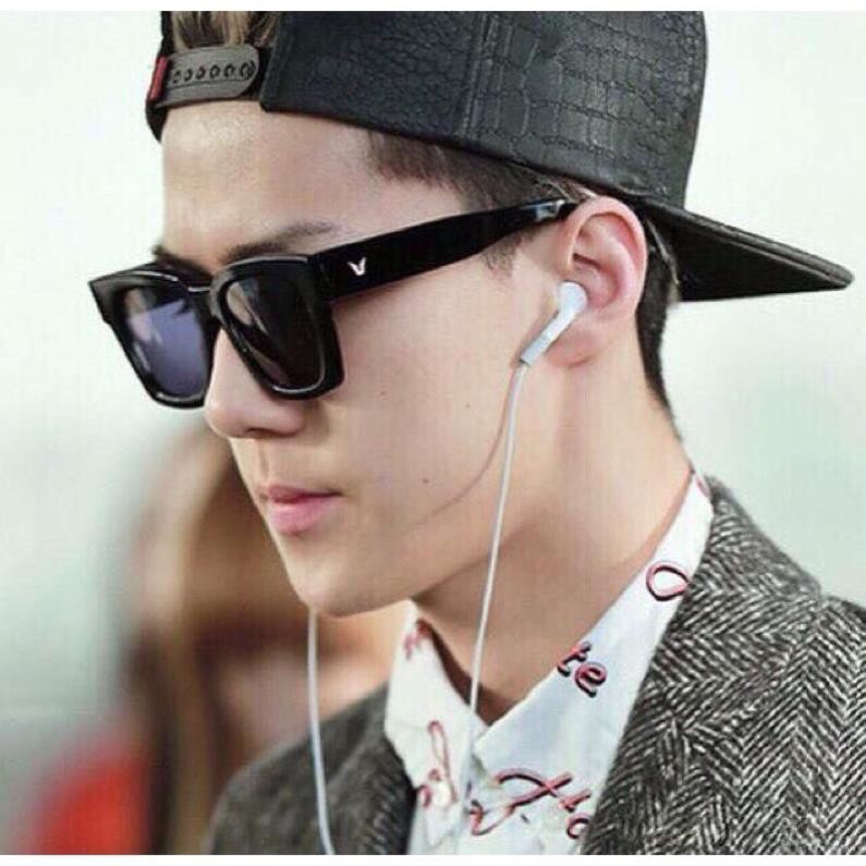 Kính GM bản to, kính râm unisex hot trend, kính mắt nam nữ gọng chữ V | BigBuy360 - bigbuy360.vn