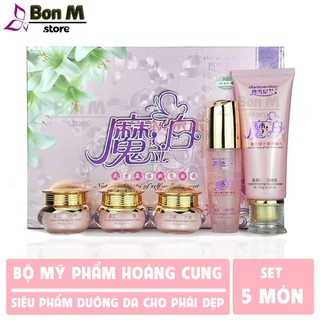 Bộ đôi hoàng cung Hồng