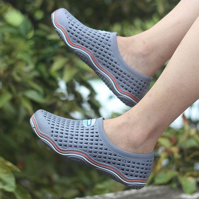 Giày xỏ lỗ phong cách Hàn Quốc mẫu mới 2019 Giày đi biển nhựa chống trơn thoáng khí nam mùa hè Bao đầu rỗng Giày lười