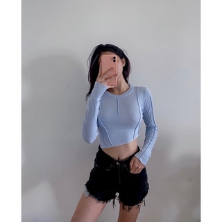 Tay dài lệch tà viền lai
