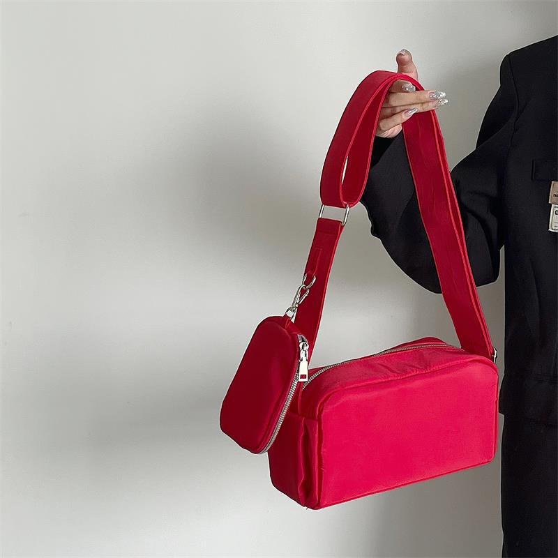 Túi đeo chéo IELGY dáng vuông nhỏ dễ phối đồ thời trang dành cho nữ