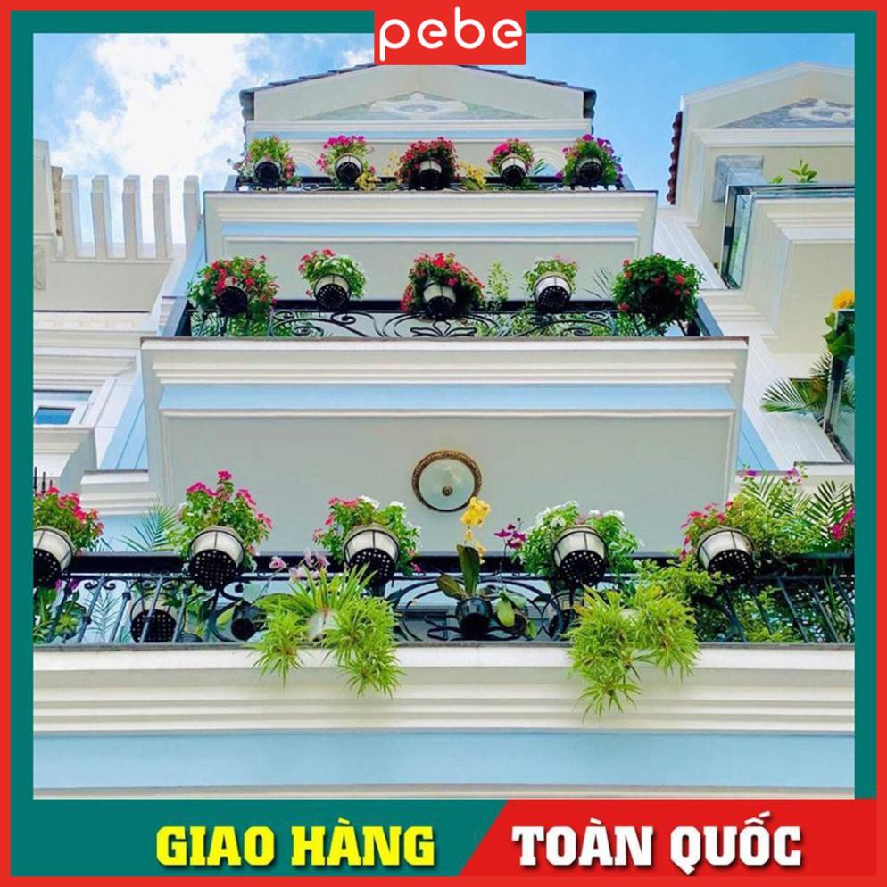 Giỏ hoa treo ban công khung thép chắc chắn