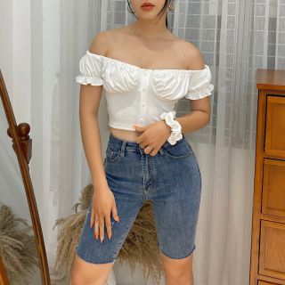 ÁO TRỄ VAI BO NGỰC NÚT