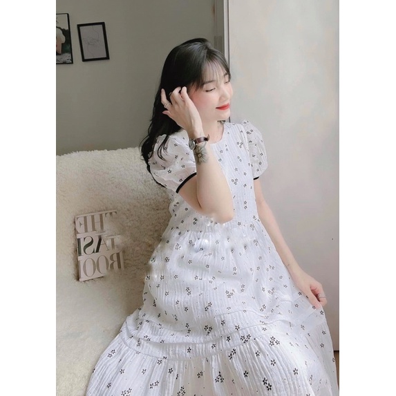 Đầm midi babydoll trắng hoa nhí đen