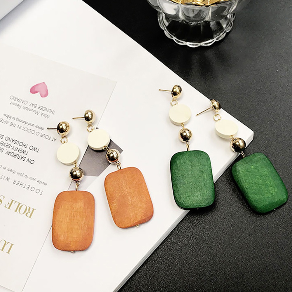 Hoa tai dáng dài theo phong cách retro thời trang dành cho nữ