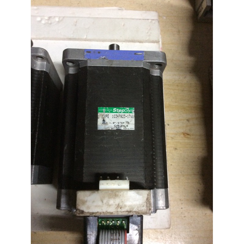 Động cơ bước -2 pha . Vexta Pk269 2.8A . Pk258 2A . Japan .
