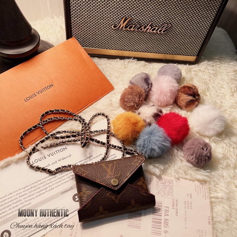 Bông lông thỏ treo túi xách LV các mẫu