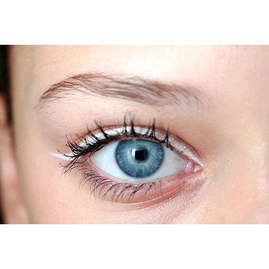 Chì trắng kẻ viền mắt Catrice