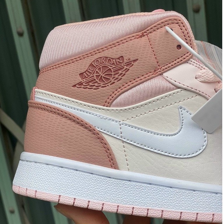 Giầy thể thao cổ cao JD hồng phấn , air Jordan 1 mid se digital pink white aj1 basketball shoes CW5379-600 full bill box | BigBuy360 - bigbuy360.vn