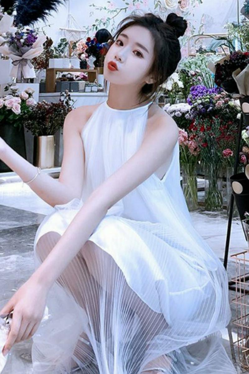 Váy hai dây thời trang phù hợp với cô gái mùa hè mới 2021 | BigBuy360 - bigbuy360.vn