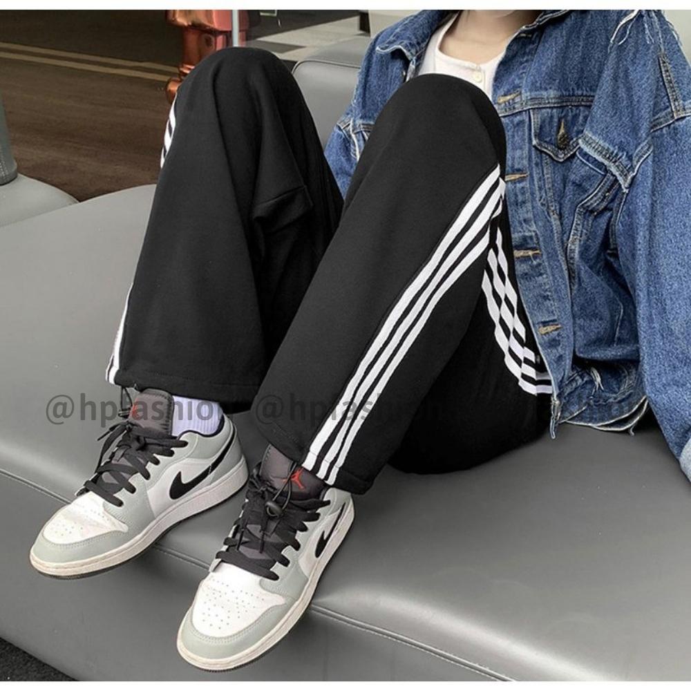 Quần jogger thể thao 3 sọc vải mịn form ống rộng unisex nam nữ để suông hoặc có dây rút