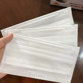 Kt y tế màu trắng và màu xanh