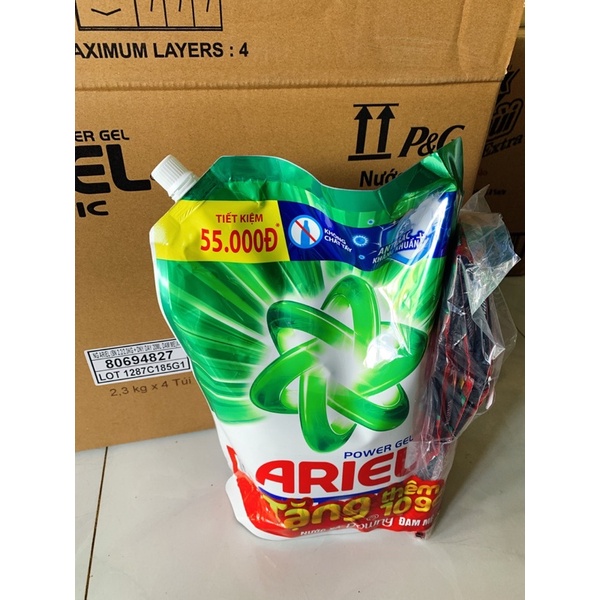 Nước giặt Ariel dạng túi 2,3kg thùng 4 túi