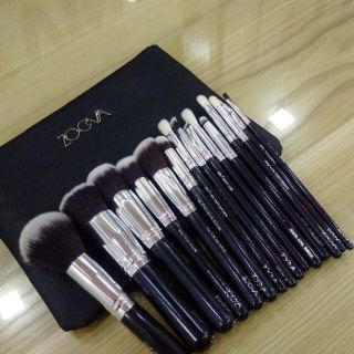 Bộ cọ ZOEVA màu đen 15 cây