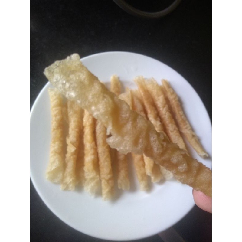 Vỏ ram Hà Tĩnh cuốn sẵn dùng để chiên giòn ăn kèm món cuốn, nem nướng Nha Trang