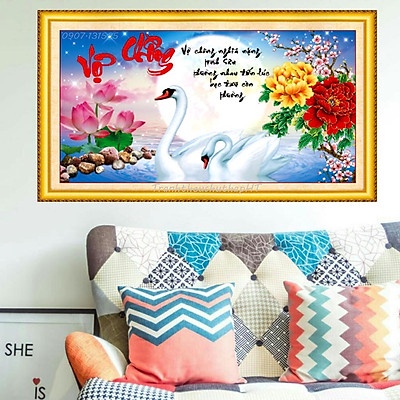 Tranh thêu vợ chồng KT:76x43cm,tranh chưa thêu.Tặng kéo và xỏ chỉ.