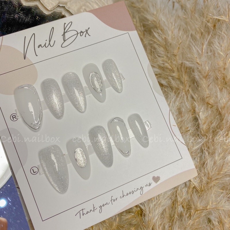 Nail box trắng mắt mèo