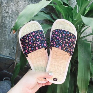 Dép chiếu hội an mẫu guốc hoa