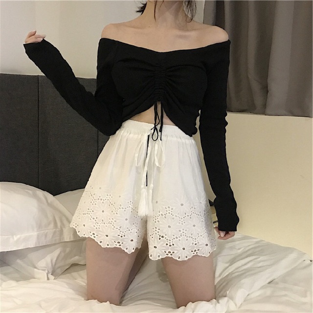 [Mã WAMT10K giảm 10k cho đơn 0k] Áo croptop trễ vai dài tay hở eo phong cách Hàn Quốc | BigBuy360 - bigbuy360.vn