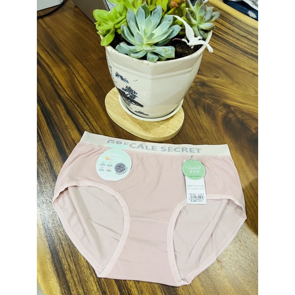 Áo Ngực Nữ Ren Lovely Đệm Siêu Nâng 4.5cm ⚡FreeShip⚡ Dây Lưng Bản To 4 Móc Cài Cao Cấp A1126