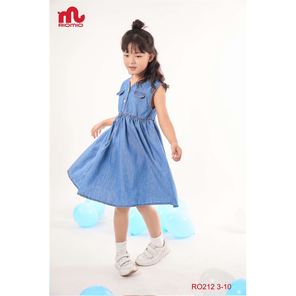 Váy jeans 𝐌𝐢𝐫𝐚𝐧𝗱𝐚 sát nách trang trí cúc hoa