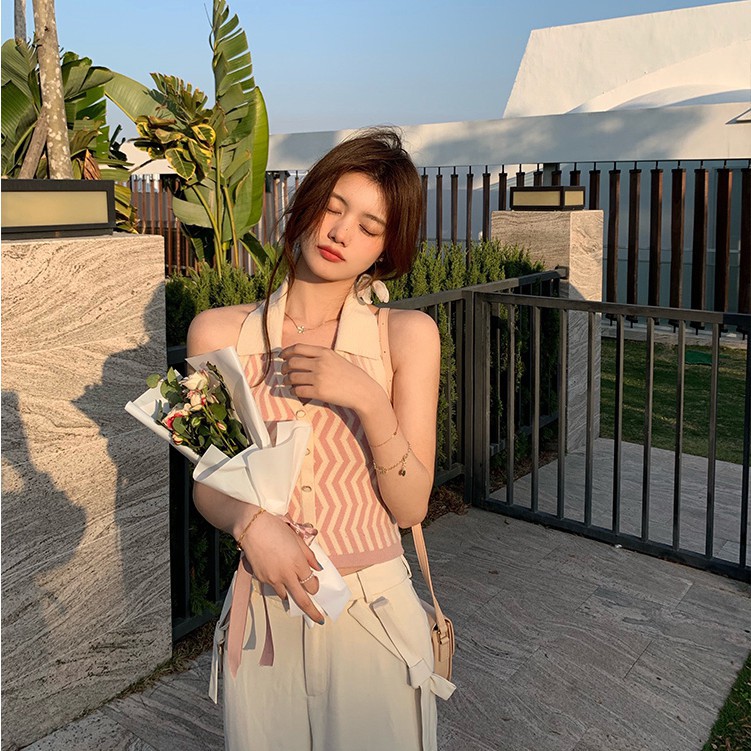 QADCOL Áo dệt kim QADCOL sát nách dáng ngắn cổ lật chữ V kẻ sọc gợi cảm